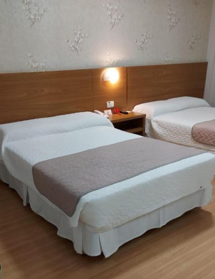 Hotel Rafain Centro Фос-ду-Игуасу Экстерьер фото