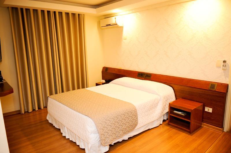 Hotel Rafain Centro Фос-ду-Игуасу Экстерьер фото